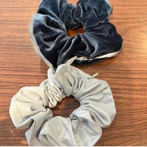 IL MAKIAGE Velvet Black and Light Gray Satin Hair Scrunchie Set